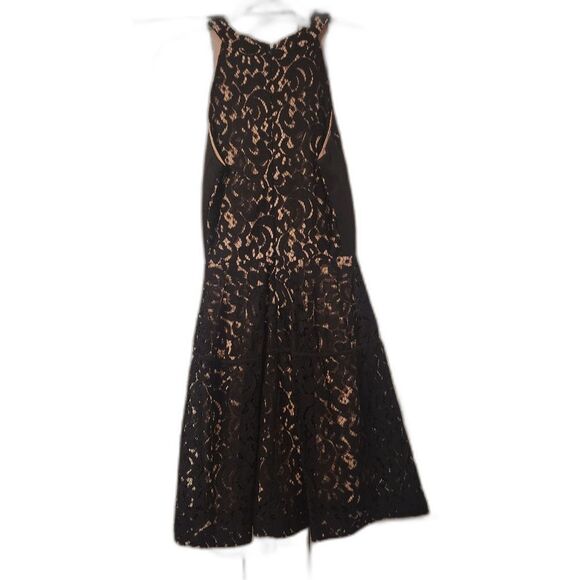 Simple Elegant Black Lace Dress — Timeless & Sophisticated - Picture 3 of 4